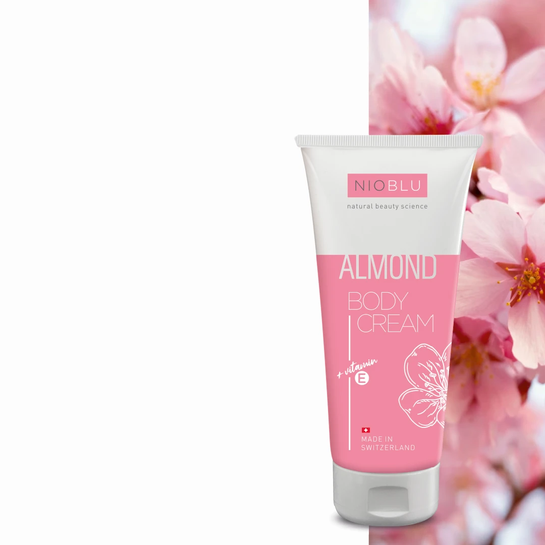 Nioblu Almond Bodycrème met zoete amandelolie en vitamine E voor intensieve huidverzorging bij Divae IJsselstein.