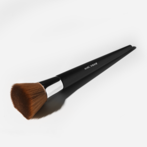 MARC INBANE Powder Brush 18cm voor een egale zelfbruiner applicatie verkrijgbaar bij Divae in IJsselstein.